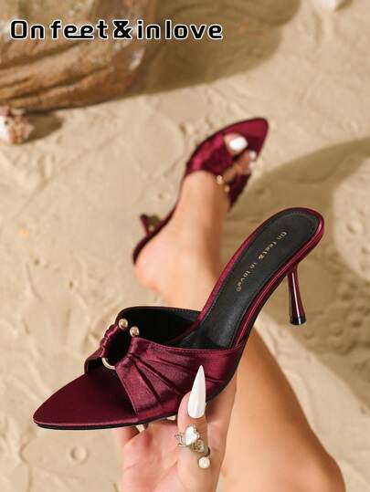 On feet& in love صندل نسائي أنيق من الساتان مطوي مع إبزيم معدني دائري مفتوح الأصبع بكعب عالٍ، مناسب لارتداء الفساتين في الصيف، أنيق، مول