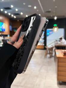 Funda para teléfono Black Rose Castle, compatible con Samsung,  17,  16 Pro Max,  15 Pro Max,  13 y  12. Fabricada en TPU, ofrece protección contra golpes y caídas. Un regalo ideal para familiares, amigos, parejas, el Día de Muertos y Halloween. - Negro - Ver 5