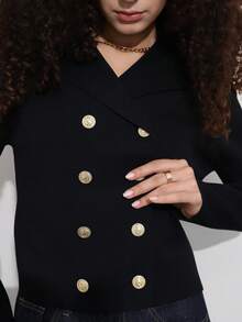 Cardigan scurt tricotat cu două nasturi pentru femei