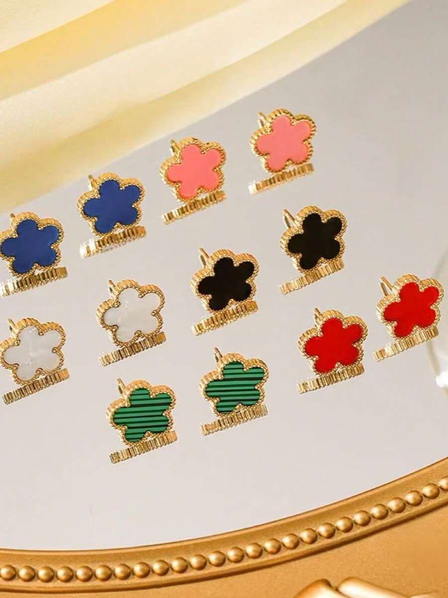 一对时尚简约五瓣钛钢耳钉,优雅百搭,魅力十足,适合女性日常佩戴和度假穿着。 - 五瓣花耳釘 - 查看 1