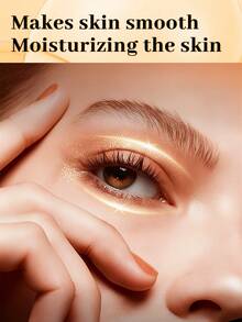 Este suero para los ojos, rico en luteína y aceite de vitamina C, mejora eficazmente los círculos oscuros, reduce las bolsas de los ojos, disminuye las líneas finas y deja la piel suave y delicada. Es refrescante, no grasoso, se absorbe rápidamente y hidrata y calma la piel alrededor de los ojos. El aplicador de bola rodante es adecuado para aquellos que pasan muchas horas estudiando, trabajando o experimentando tensión ocular.