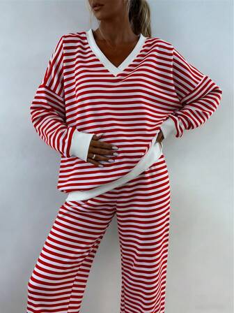 女士条纹长袖上衣和宽松印花撞色袖口V领休闲睡衣套装，秋冬款