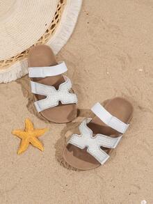 Un par de sandalias de niños de moda, nuevas sandalias cómodas y de suela suave para niños 2025, sandalias de estilo bohemio con bloques de color multicolor, sandalias adecuadas para fiestas casuales de vacaciones, sandalias con hebilla de metal cosida de moda - Blanco - Ver 3