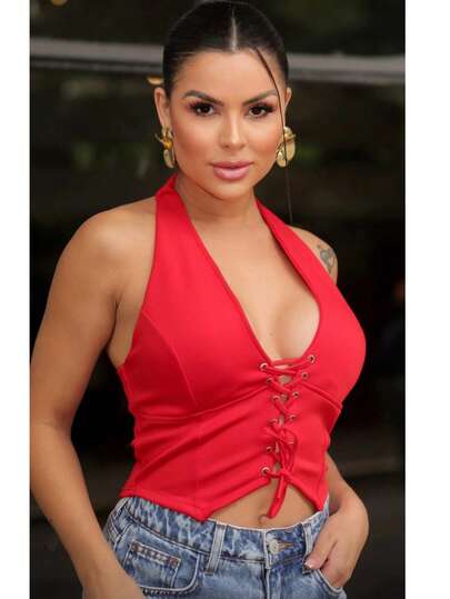 CROPPED FRENTE ÚNICA COSTA NUA FWMININA COM AMARRAÇÃO CASUAL.