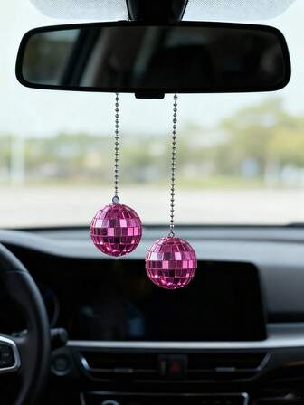 1个汽车内饰后视镜吊坠，反光镜球吊坠，让驾驶更轻松，为车内增添活力。多种颜色可选。