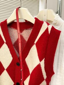 Women's Retro Diamond V-Neck Sweater Cardigan Vest, Autumn/Winter - Red - View 2
