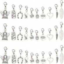 1 caja de 40 unidades de 10 estilos de aleación de plata envejecida, colgante de ángulo de la guardia, alas de corazón, cinta ovalada estilo tibetano con cierres de pinza de langosta para hacer joyas y manualidades - 1 - Ver 6