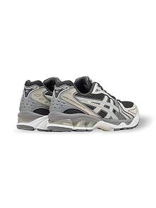 Asics 男女通用运动鞋 吸汗透气 防晒 防风保暖 百搭 纯色Logo 弹性好 易洗速干 运动户外跑步 日常上学 男女款 灰色 1203A537-024 - 黑色/灰色/銀色 - 查看 6