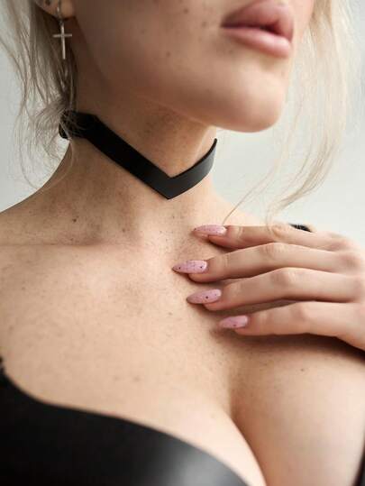 Collar de cuero, gargantilla de moda para mujeres, regalo del Día de San Valentín, collar de gargantilla de cuero