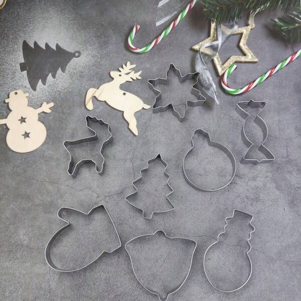 8pcs, Christmas Theme Series Cookie Molds, Stainless Steel Cookie Molds, Snowflake Bell Christmas Tree Modeling, Cartoon Baking Tools, Kitchen Accessories. Christmas Decor Christmas Party Favors Christmas Party Supplies Christmas Party Merry Christmas Christmas Eve