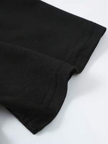 1pc Camiseta Navideña Divertida del Departamento de Recursos Humanos - Eslogan "El Departamento de Recursos Humanos es como Santa, siempre vigilando", 200g de peso pesado, 100% de alta elasticidad, camiseta unisex con dobladillo de paraguas y cuello redondo, regalo casual de fiesta de oficina para hombres y mujeres - Negro - Ver 6