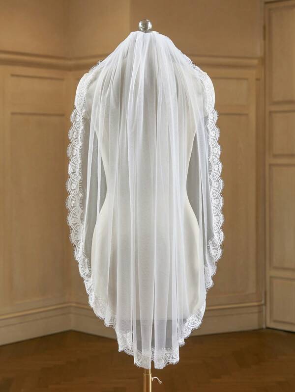 One Piece Simple Style Lace Edge One-Layer Short Ivory Bridal Veil With Metal Comb