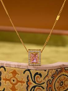 1件18K镀金不锈钢镶嵌立方氧化锆项链，百搭精致奢华优雅，适合女性日常佩戴和参加派对，是送给女友的礼物，也是社交场合的理想之选。材质亲肤，经典永恒，简约高品质，适合日常佩戴。 - 金色 - 查看 2