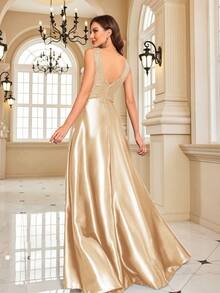 BluePlum 优雅新娘母亲礼服，高品质缎面串珠V领无袖修身长裙，正式晚宴婚礼宾客礼服（春季款） - 香檳色 - 查看 3