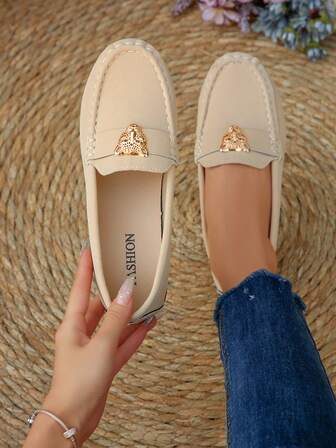 大码女式乐福鞋，软底休闲鞋，宽松鞋型，绒面质感