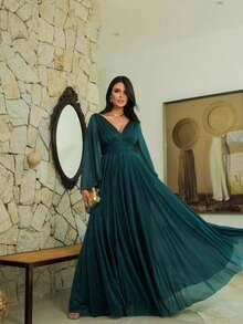 Luxury Long Dress With Flowing Sleeves And Deep Neckline – Timeless Elegance And Sparkle For Parties* - Dark Green - View 4