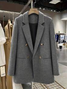 Elegante blazer de mujer de doble botonadura en gris claro - Moda atemporal para mujeres | Prenda esencial y versátil de armario en unicolor con botones y bolsillos delanteros