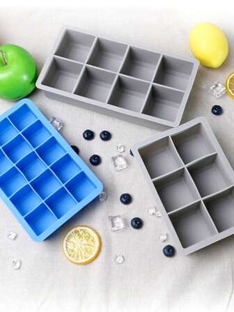 Multi-Compartment Square Food Storage Container, 4-Grid Bento Box With Secure Lid, 11.9cm X 11.9cm Compact Meal Prep Container, Reusable Food Organizer For Snacks Fruits Lunches, Stackable Divided Food Container, Leak-Proof(Note: No Safety Claims) Food Storage Box For Kitchen Fridge Picnic Travel, Portable Separated Food Keeper, (Note: No Safety Claims) Food Container With 4 Sections