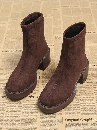 French Retro British Style High-End Thick Sole Boots For Women, Fall/Winter 2025, Gorgeous Sock Boots With Round Toe, Velvet Patchwork, High-End, Slim Fit, Fashion, Elegant, Versatile, Exquisite Dress Boots, Elegant