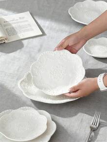 1pc European Style Embossed Ceramic Dinnerware, High-Quality Butterfly Shaped Breakfast/Dessert Plate, Elegant Ceramic Dinner Plate