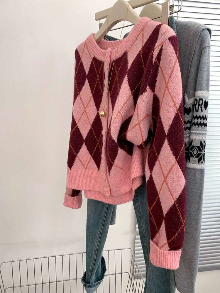 Áo khoác cardigan dệt kim dáng ngắn tay dài, cổ tròn, phối màu kẻ caro hình thoi, kiểu dáng thanh lịch, tối giản, thích hợp mặc hàng ngày, phù hợp cho Halloween, Lễ Tạ ơn, tiệc tùng, màu hồng duyên dáng dành cho nữ. - Hồng - Xem 1