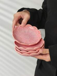 1/2/4pcs Pink Chrysanthemum Ceramic Condiment Dishes, Household Tabletop Seasoning Dishes, Hot Pot Dipping Sauce Plates, Snack Nut Small Plates, Tomato Salad Dipping Sauce Ceramic Plates, Gift Plates - Multicolor - View 14