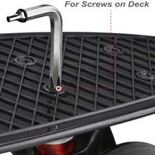 TODO EN UNO: La herramienta de skate tipo T tiene todo lo que necesitas para apretar o reparar tu patineta o monopatín. Funciona con todo tipo de monopatines y tablas largas, ideal para cambiar ruedas o limpiar rodamientos con facilidad.  INCLUYE: 3 tamaños de llaves de vaso (3/8", 1/2", 9/16") y un destornillador de cabeza estándar que se ajusta perfectamente a la parte superior del mango cuando no está en uso.  FÁCIL DE LLEVAR: Su diseño ligero (0.39 oz) permite transportarla fácilmente en tu mochila o bolsillo, brindándote acceso rápido y práctico en cualquier momento.  MATERIALES PREMIUM: Fabricada con acero de alta calidad y cubierta plástica ergonómica para un agarre cómodo, resistente y duradero.  GARANTÍA: Calidad garantizada. Si no quedas 100% satisfecho, cuentas con una garantía de reembolso de 30 días. ¡No esperes más! - Rojo - Ver 3