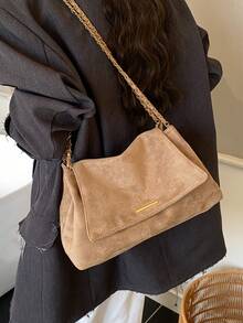 女士单肩包，翻盖软包，仿麂皮绒面哑光PU材质，时尚秋冬优雅复古简约风，金属链条设计，适合女性、女孩、大学生，休闲通勤皆宜，卡其色 - 卡其色 - 查看 3