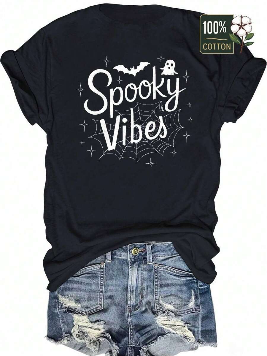 Camiseta de Mujer 100% Vibra Espeluznante con Estampado de Murciélagos - Letras Góticas, Telarañas y Fantasmas, Corte Relajado en Cuello Redondo para Fiestas de Halloween, Uso Casual o Eventos Temáticos – Camisa Negra Todo el Año, Disfraces de Halloween para Mujeres, Disfraz de Halloween para Mujer, Disfraces de Halloween para Mujeres, Disfraz de Halloween para Mujer, Camisetas de Halloween para Mujeres, Disfraz de Halloween para Damas, Disfraz de Halloween para Mujeres,