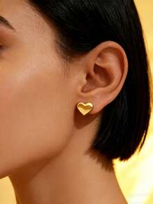 MONALLY Par de aretes tipo pendiente con corazón rojo enchapado en oro de 18K, de estilo lujoso y elegante, de acero inoxidable, como regalo para el Día de San Valentín, para fiestas y accesorios con estilo occidental