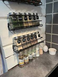 1个黑色铁艺调料架，厨房浴室收纳整理架，无需钻孔、胶水或螺丝，节省空间，适用于橱柜门/墙壁，专为橱柜、抽屉和厨房设计，坚固耐用，可容纳6-8瓶/罐调料，最大承重10公斤，适用于厨房、浴室和节日装饰（圣诞节和复活节）。 - 彩色 - 查看 2