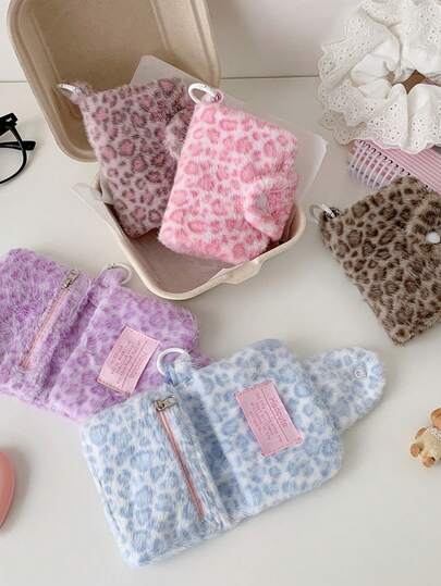 1件装ins风豹纹毛绒纽扣钱包，精致吊坠，小巧钱包，学生便携卡包，纽扣零钱包，简约时尚小巧对折钱包，女士迷你钱包，小钱包，可爱钱包，学生卡包，钱包，银行卡，身份证包，生日礼物，伴娘礼物，返校礼物，妈妈礼物，朋友礼物，学习用品，旅行必备，大学必备