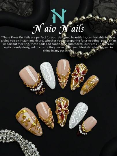 NAIO 10片手工美甲贴片套装，Y2K风格杏仁形，棕色、裸色、白色和金色可选，法式边缘。饰以金链、十字架、花朵、珍珠和水钻。适合女性和女孩，是派对和日常佩戴的完美之选。套装包含一套美甲工具。这款美甲产品是送给女性和女孩的绝佳礼物。