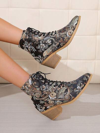 女士黑色新款时尚舒适尖头布艺刺绣印花系带优雅别致中国风高跟踝靴，木纹粗跟，适合春秋季户外休闲度假复古百搭踝靴