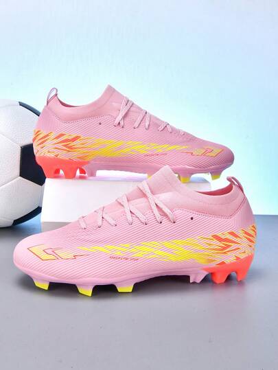 成人及青少年足球鞋一双，低帮户外团队比赛足球鞋，大码防滑AG/FG鞋钉，适用于天然草和软地，皮革鞋面，系带设计，轻便高性能防滑，专业足球鞋，厂家直销