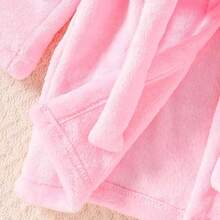 Bata suave de felpa con capucha y diseño gráfico con cinturón, ropa de verano para niñas, ropa de descanso corta - Rosado - Ver 5