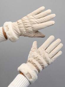 一双新款冬季户外滑雪运动手套，黑白毛绒手套，防雪防水，触屏指套，适合秋冬季户外骑行、休闲外出、约会、度假、聚会等场合，柔软保暖，多种颜色可选，用途广泛，是圣诞节、新年、送给女朋友、情侣、闺蜜的绝佳生日礼物。