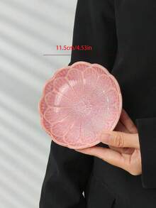 1/2/4pcs Pink Chrysanthemum Ceramic Condiment Dishes, Household Tabletop Seasoning Dishes, Hot Pot Dipping Sauce Plates, Snack Nut Small Plates, Tomato Salad Dipping Sauce Ceramic Plates, Gift Plates - Multicolor - View 3