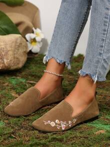 女士经典刺绣平底便鞋，四季皆宜