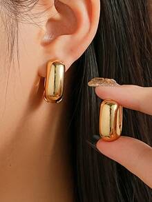 Gold Oval Earrings