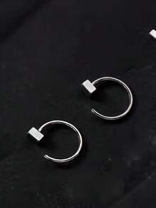 One Piece Of S925 Sterling Silver Rectangular Nose Ring. It Is An Exquisite And Timeless Accessory For Women, Suitable For Daily Wear And Also An Ideal Gift For Mothers, Girlfriends, And Best Friends. - Single Nose Ring - View 6