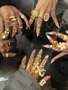 20/15/14/10/6件套多件可叠戴复古硬币戒指，款式包括厚实/优雅的花朵、几何图案、结饰、彩色树脂仿珍珠、贝壳、旭日纹、蝴蝶结、镂空、波浪纹、不规则形状、纹理质感、圆形金属极简主义戒指套装，时尚、优雅、复古、精致设计，适合节日、派对、约会、送礼、日常佩戴。 - 金黃色 - 查看 11