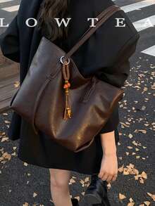 Bolsa Tote de 1 pieza de unicolor de tela de PU Low Tea, bolsa de hombro de moda retro para mujer, diseño de doble asa superior, cierre con cremallera, adecuada para viajes, compras, citas, regalo para mujer, perfecta para ir al trabajo, actividades al aire libre, viajes, salidas (con colgante) - Café - Ver 6