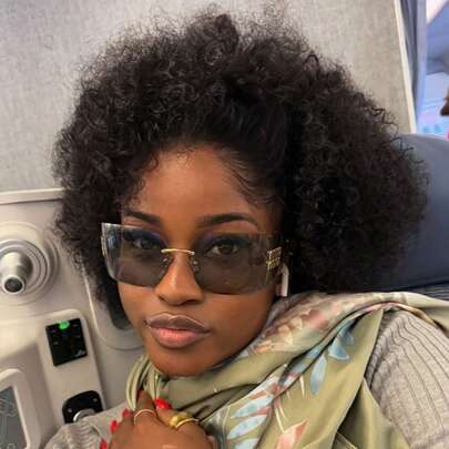 13x4 非裔蓬松卷曲精灵短款真人发假发，蓬松柔软，预提取蕾丝前假发，180%密度，外观自然，13x4蕾丝区域，舒适百搭，适合休闲装扮，日常佩戴，非裔蓬松卷曲风格