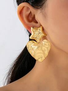 1对时尚休闲金属金色皱纹锤纹心形和星星吊坠耳环，适合女性日常、约会、假日装扮 - 金黃色 - 查看 7