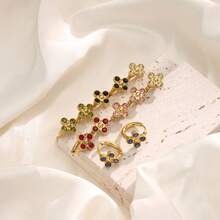 1 par de pendientes de trébol de oro de 18K, adornados con lindos circonitas, pendientes de botón de flor de cristal mini, joyería de moda, regalo del Día de San Valentín, adecuado para fiestas y uso diario - Estilo de flor de cuatro hojas hueca de color amarillo dorado. - Ver 7