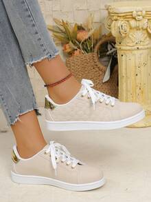 Zapatos planos elegantes de mujer con puntera redonda, hebilla dorada y cordones, con patrón de rombos. Zapatos deportivos casuales cómodos para todas las estaciones