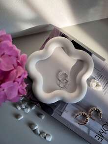 1个花形托盘硅胶模具，DIY创意简约花朵收纳托盘石膏模具，家居装饰/礼品摆件环氧树脂模具，手工铸造模具，珠宝展示托盘粘土石膏模具 - 白色 - 查看 4