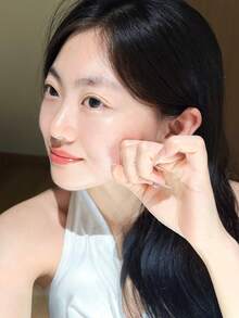 Lancôme 兰蔻 [迷你] 小黑瓶 50ml / 一滴即可修护肌肤损伤，深层补水，令肌肤柔滑细腻。本产品首款采用独家β-葡聚糖-CM科技，并结合Proxylane和腺苷的精华水。 - SERUM-IN-ESSENCE 50ml - 查看 7