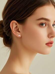 1对S925纯银可爱蝴蝶结锆石耳钉，轻盈奢华，日常佩戴，小巧百搭，适合学生佩戴，低过敏性，情人节礼物，附赠精美礼盒